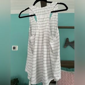 Size 10 striped tank in white with black pinstripes